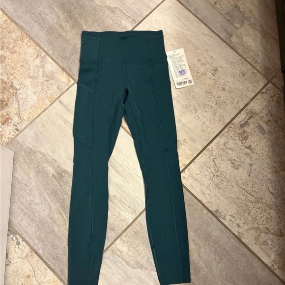 Lululemon green jaspar fast and free 25” size 2. NWT! - Picture 2 of 5